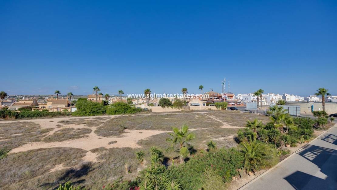 2 soveværelse Byhus til salg i La Florida med swimmingpool - € 145.000 (Ref: 9414593)