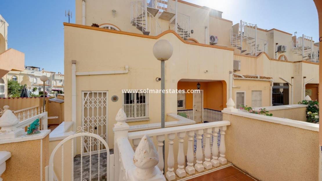 2 soveværelse Byhus til salg i La Florida med swimmingpool - € 145.000 (Ref: 9414593)