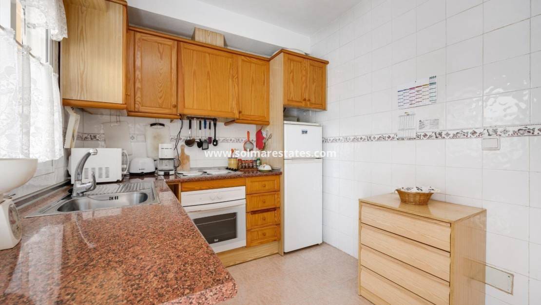 2 soveværelse Byhus til salg i La Florida med swimmingpool - € 145.000 (Ref: 9414593)