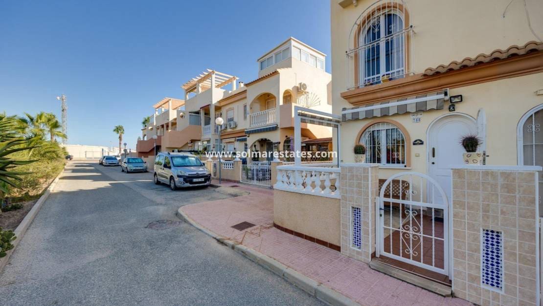 2 soveværelse Byhus til salg i La Florida med swimmingpool - € 145.000 (Ref: 9414593)