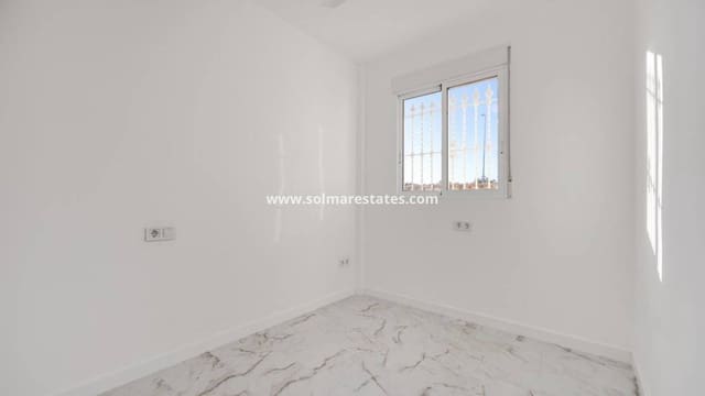 4 camera da letto Villa in vendita in La Zenia, Orihuela con piscina - 329.000 € (Rif: 9414594)