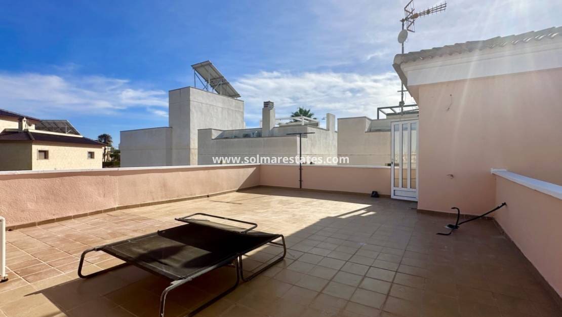4 Zimmer Villa zu verkaufen in Villamartin - 285.000 € (Ref: 9414933)