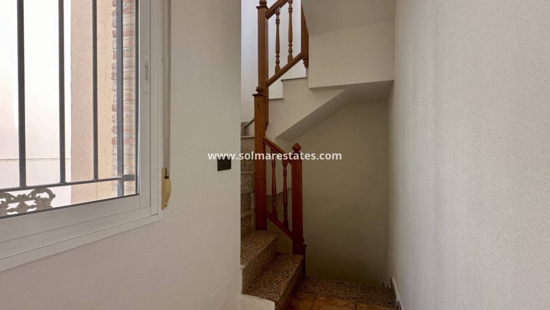 4 Zimmer Villa zu verkaufen in Villamartin - 285.000 € (Ref: 9414933)