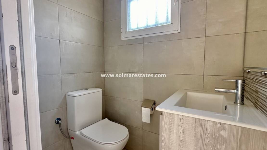 4 Zimmer Villa zu verkaufen in Villamartin - 285.000 € (Ref: 9414933)