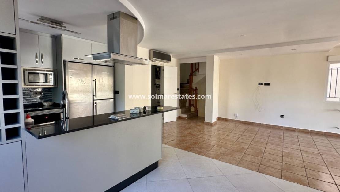 4 Zimmer Villa zu verkaufen in Villamartin - 285.000 € (Ref: 9414933)