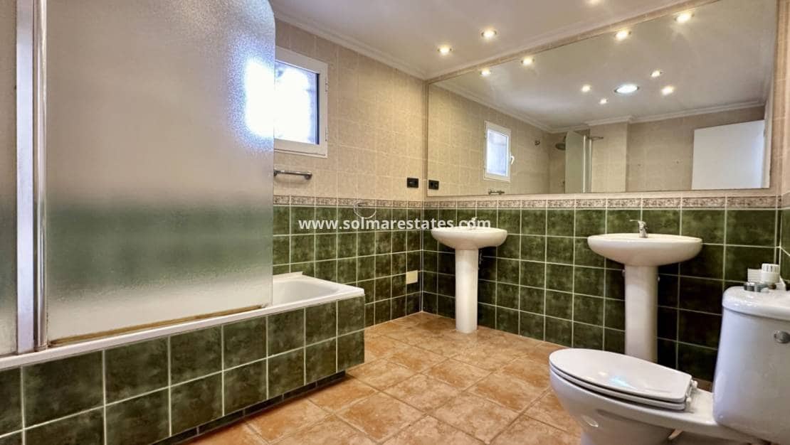 4 Zimmer Villa zu verkaufen in Villamartin - 285.000 € (Ref: 9414933)