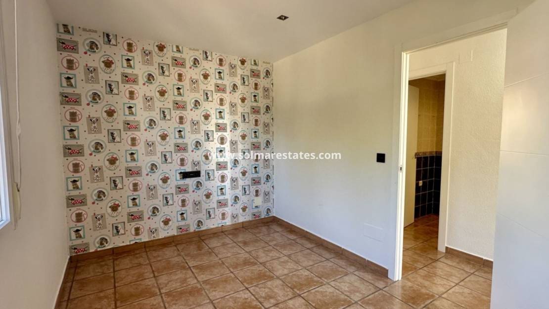 4 Zimmer Villa zu verkaufen in Villamartin - 285.000 € (Ref: 9414933)