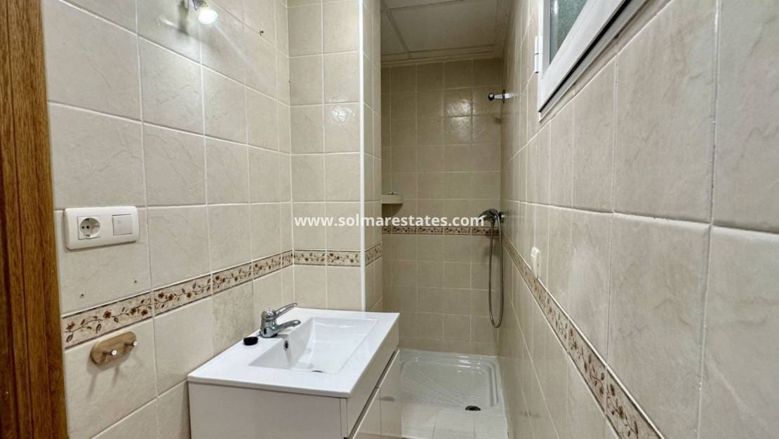 4 Zimmer Villa zu verkaufen in Villamartin - 285.000 € (Ref: 9414933)