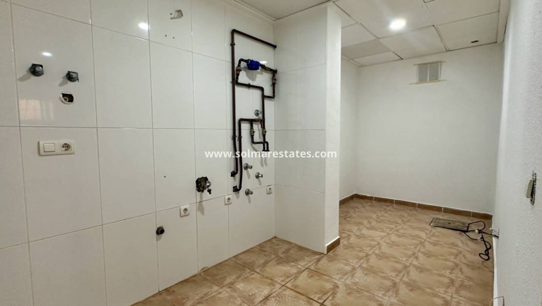 4 Zimmer Villa zu verkaufen in Villamartin - 285.000 € (Ref: 9414933)