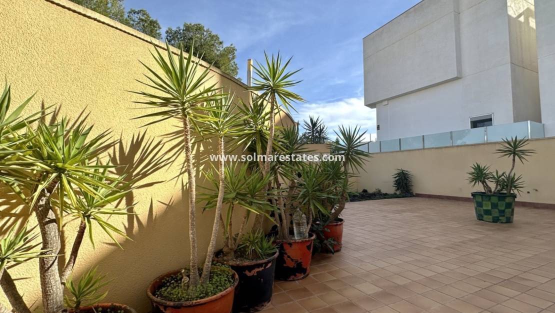 4 Zimmer Villa zu verkaufen in Villamartin - 285.000 € (Ref: 9414933)