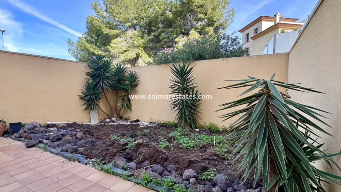 4 Zimmer Villa zu verkaufen in Villamartin - 285.000 € (Ref: 9414933)