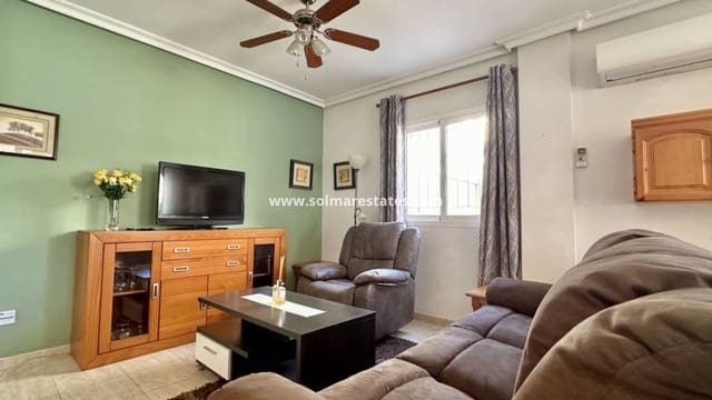 3 soverom Kjedet enebolig til salgs i Playa Flamenca, Orihuela med svømmebasseng - € 289 000 (Ref: 9414934)