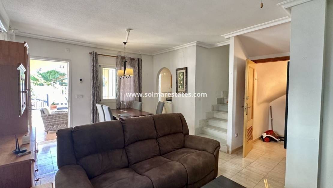 3 soverom Kjedet enebolig til salgs i Playa Flamenca med svømmebasseng - € 289 000 (Ref: 9414934)