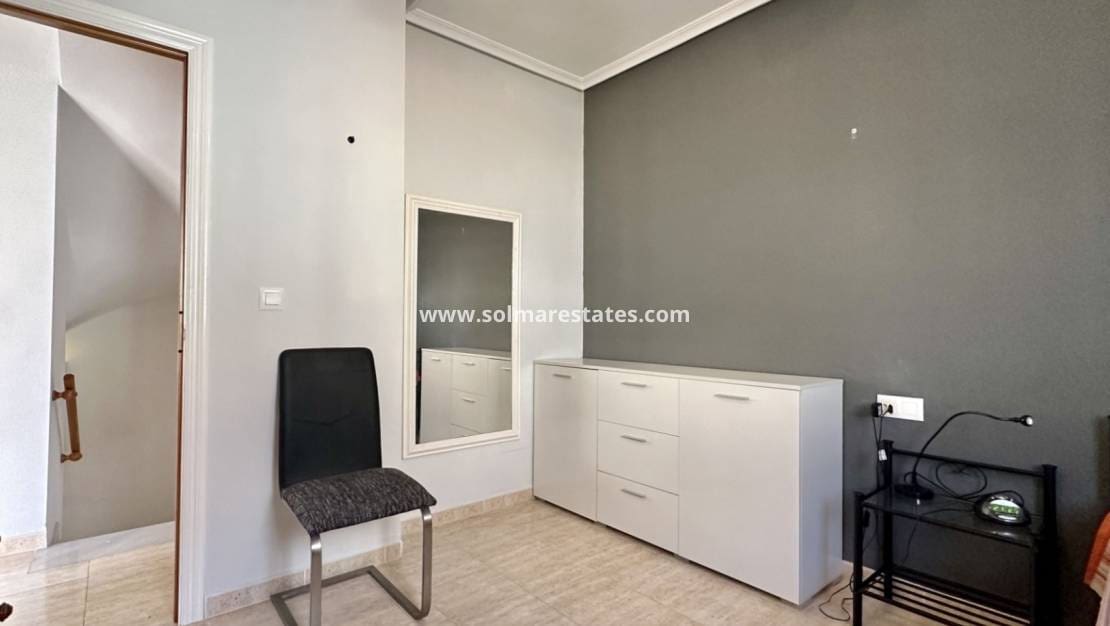 3 soverom Kjedet enebolig til salgs i Playa Flamenca med svømmebasseng - € 289 000 (Ref: 9414934)