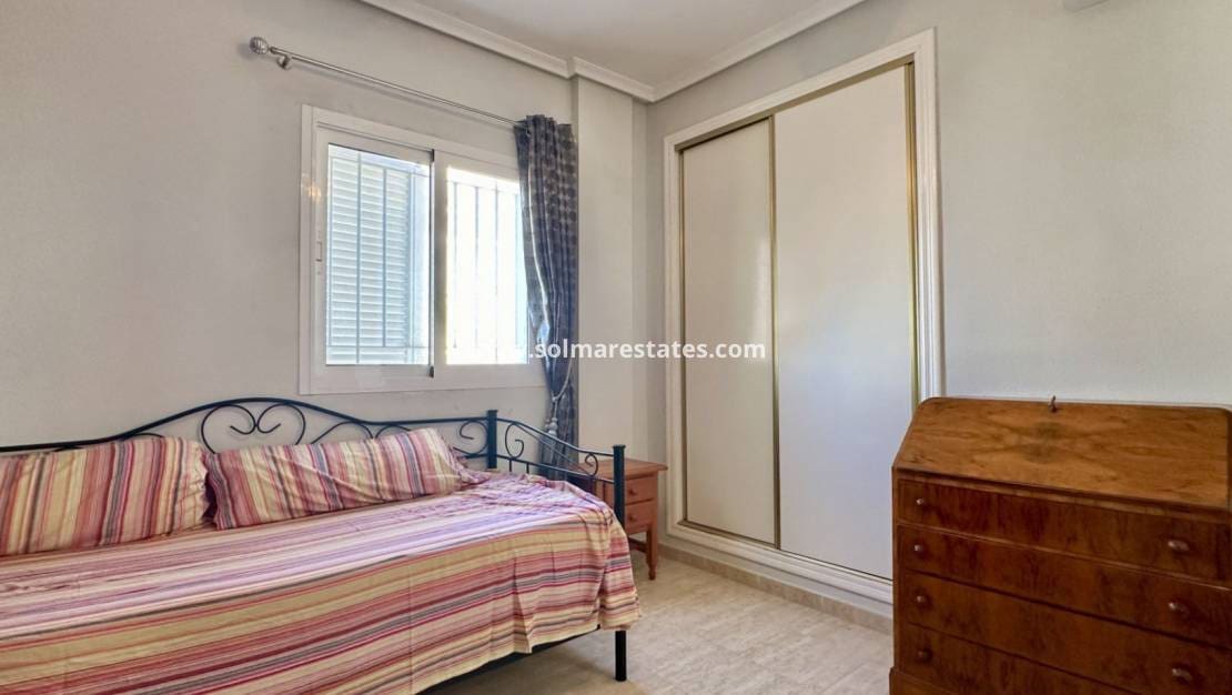 3 soverom Kjedet enebolig til salgs i Playa Flamenca med svømmebasseng - € 289 000 (Ref: 9414934)