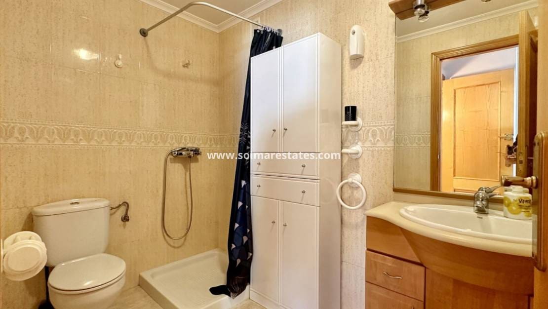 3 soverom Kjedet enebolig til salgs i Playa Flamenca med svømmebasseng - € 289 000 (Ref: 9414934)