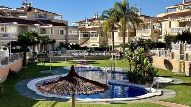 3 soverom Kjedet enebolig til salgs i Playa Flamenca, Orihuela med svømmebasseng - € 289 000 (Ref: 9414934)