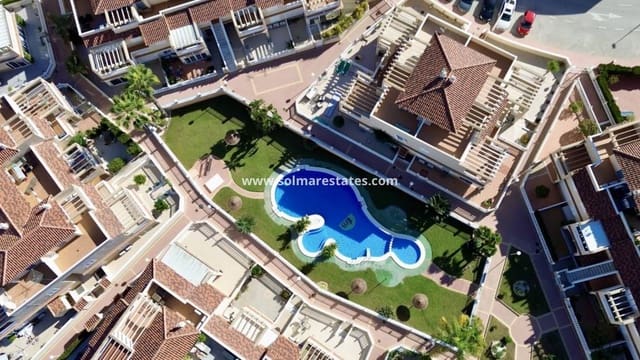 3 soverom Kjedet enebolig til salgs i Playa Flamenca, Orihuela med svømmebasseng - € 289 000 (Ref: 9414934)