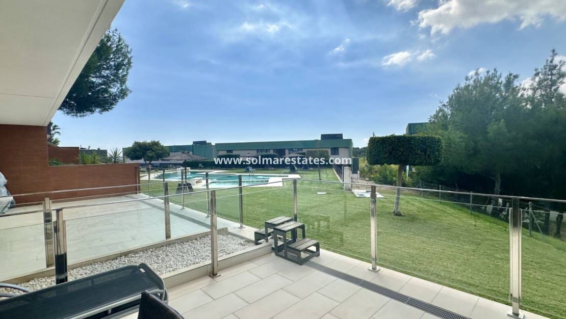 2 quarto Apartamento para venda em Villamartin com piscina - 260 000 € (Ref: 9414936)