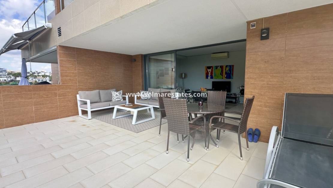 2 quarto Apartamento para venda em Villamartin com piscina - 260 000 € (Ref: 9414936)