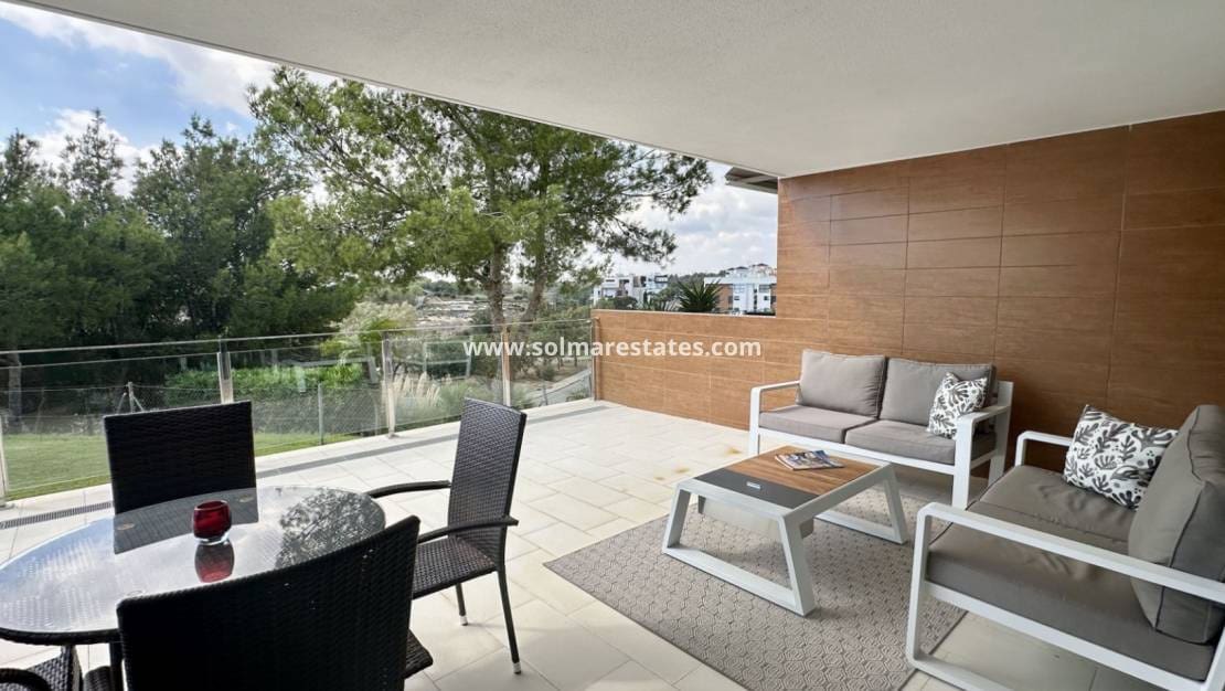 2 quarto Apartamento para venda em Villamartin com piscina - 260 000 € (Ref: 9414936)