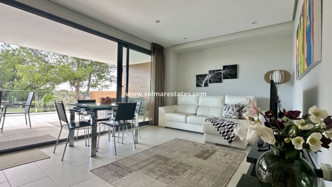 2 quarto Apartamento para venda em Villamartin com piscina - 260 000 € (Ref: 9414936)