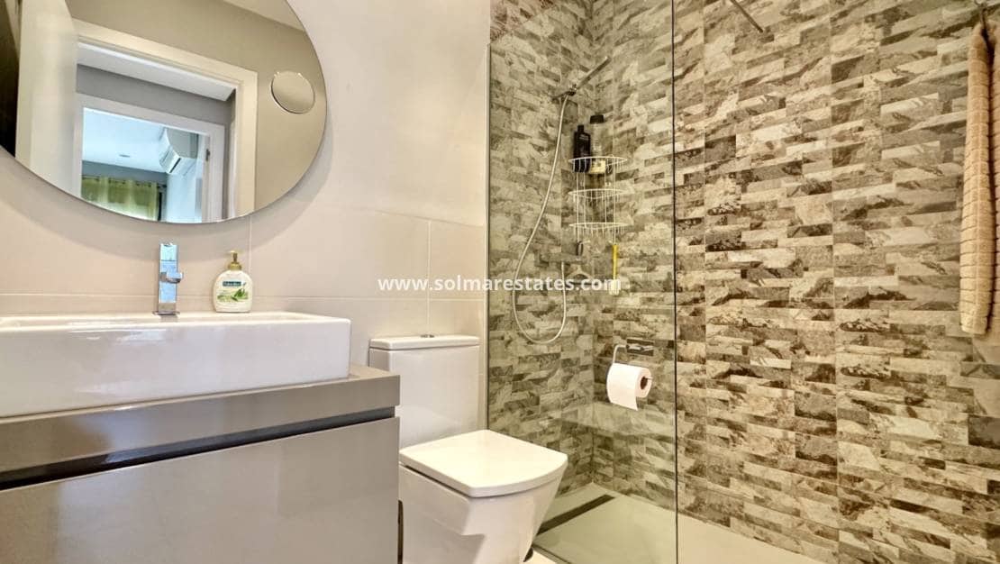 2 quarto Apartamento para venda em Villamartin com piscina - 260 000 € (Ref: 9414936)