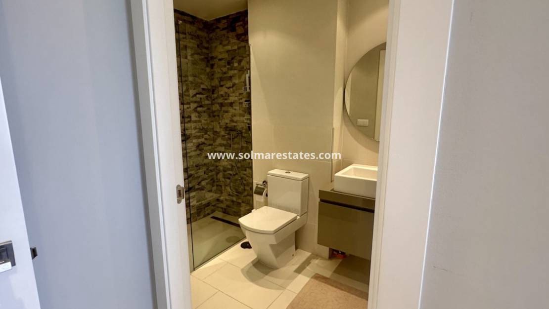 2 quarto Apartamento para venda em Villamartin com piscina - 260 000 € (Ref: 9414936)