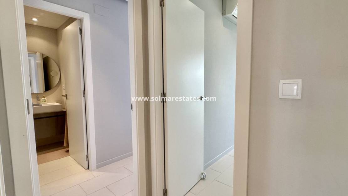 2 quarto Apartamento para venda em Villamartin com piscina - 260 000 € (Ref: 9414936)