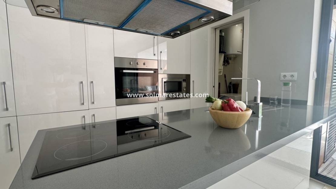 2 quarto Apartamento para venda em Villamartin com piscina - 260 000 € (Ref: 9414936)