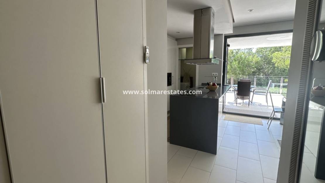 2 quarto Apartamento para venda em Villamartin com piscina - 260 000 € (Ref: 9414936)