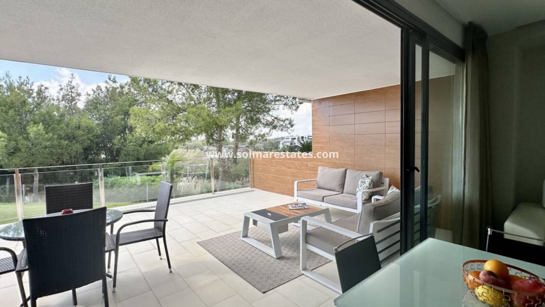 2 quarto Apartamento para venda em Villamartin com piscina - 260 000 € (Ref: 9414936)