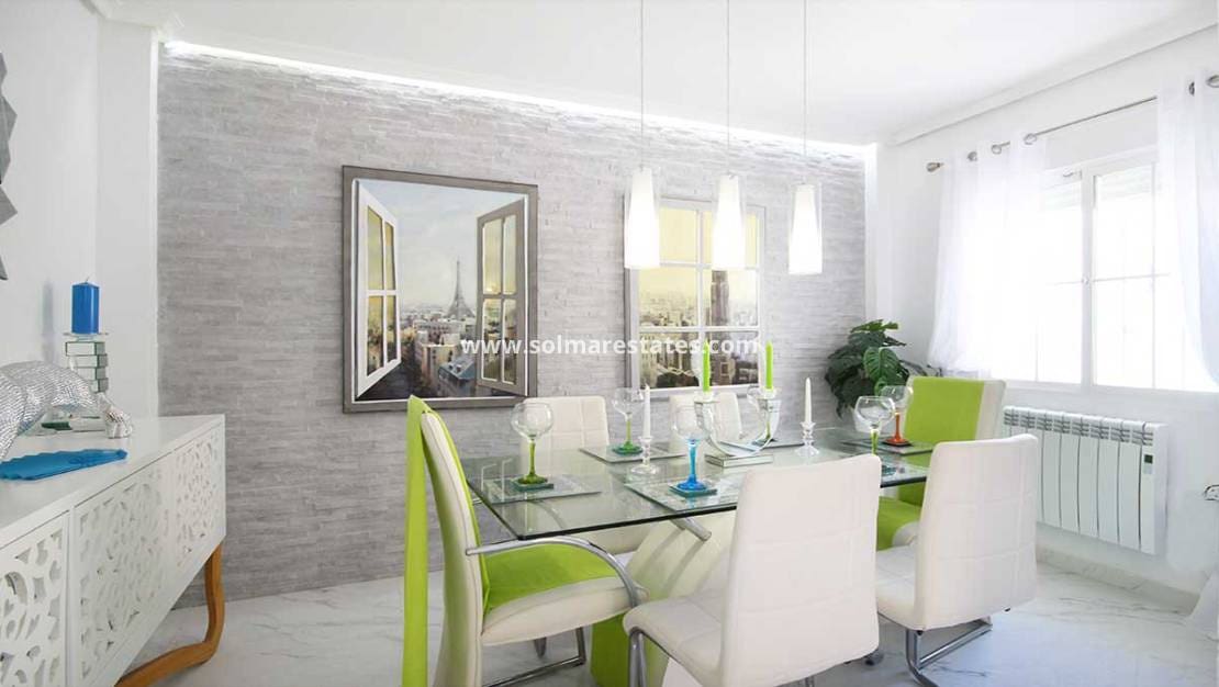 3 bedroom Villa for sale in Villamartin with pool - € 489,900 (Ref: 9416082)