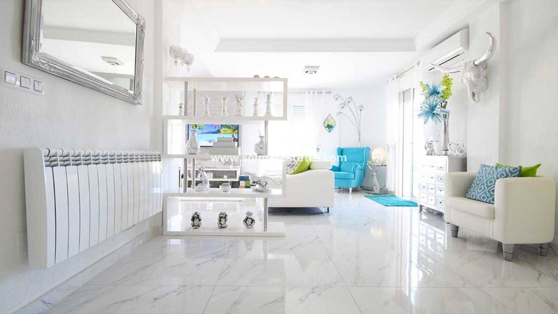 3 bedroom Villa for sale in Villamartin with pool - € 489,900 (Ref: 9416082)