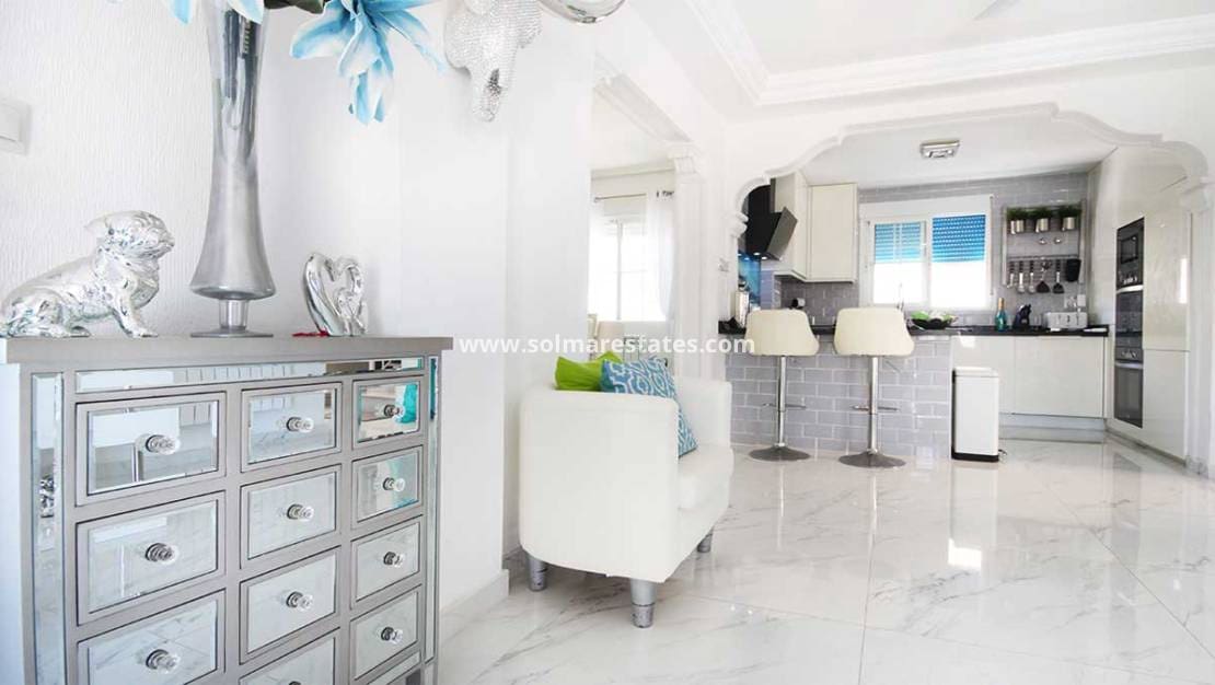 3 bedroom Villa for sale in Villamartin with pool - € 489,900 (Ref: 9416082)