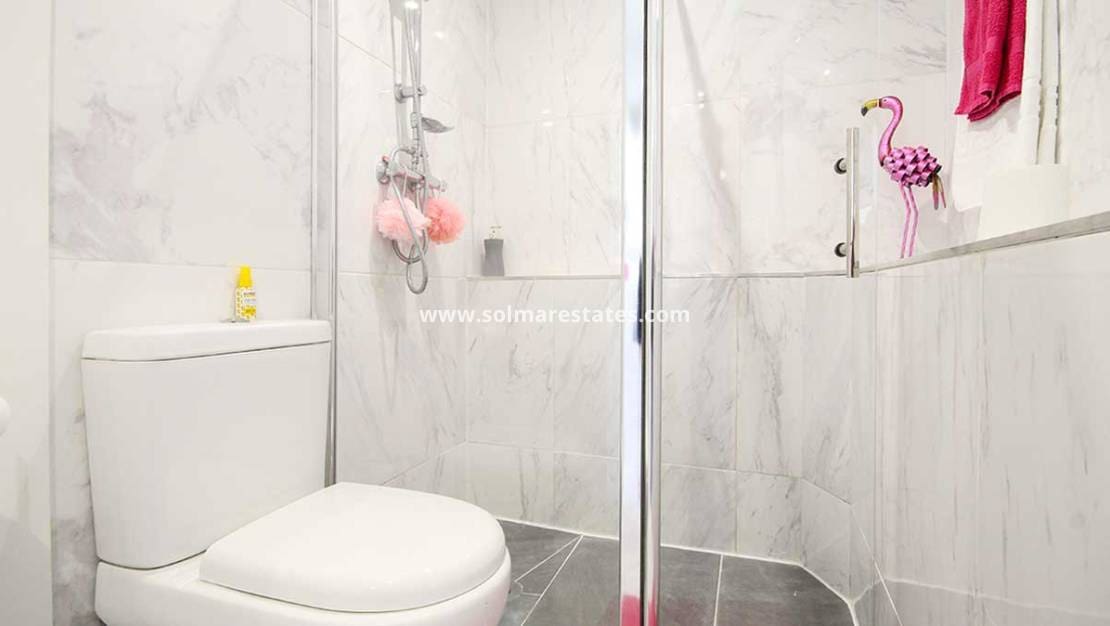 3 bedroom Villa for sale in Villamartin with pool - € 489,900 (Ref: 9416082)