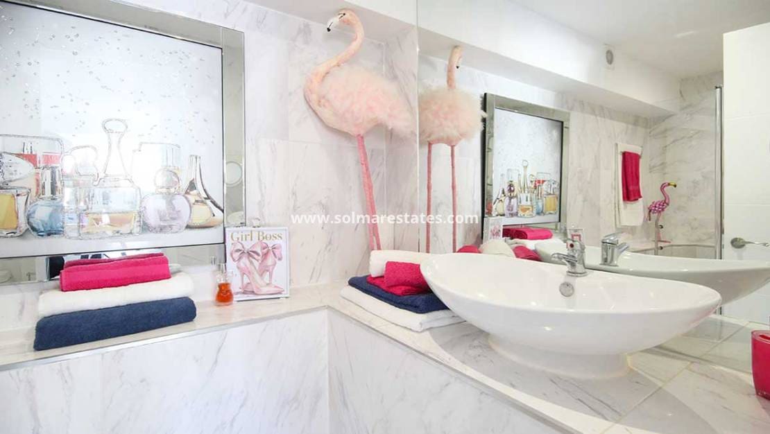 3 bedroom Villa for sale in Villamartin with pool - € 489,900 (Ref: 9416082)