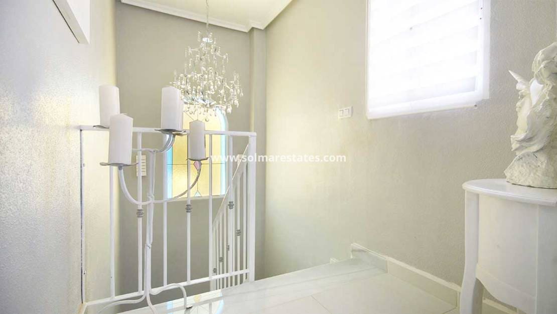 3 bedroom Villa for sale in Villamartin with pool - € 489,900 (Ref: 9416082)