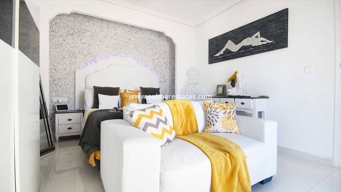 3 bedroom Villa for sale in Villamartin with pool - € 489,900 (Ref: 9416082)