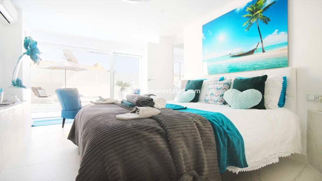 3 bedroom Villa for sale in Villamartin with pool - € 489,900 (Ref: 9416082)