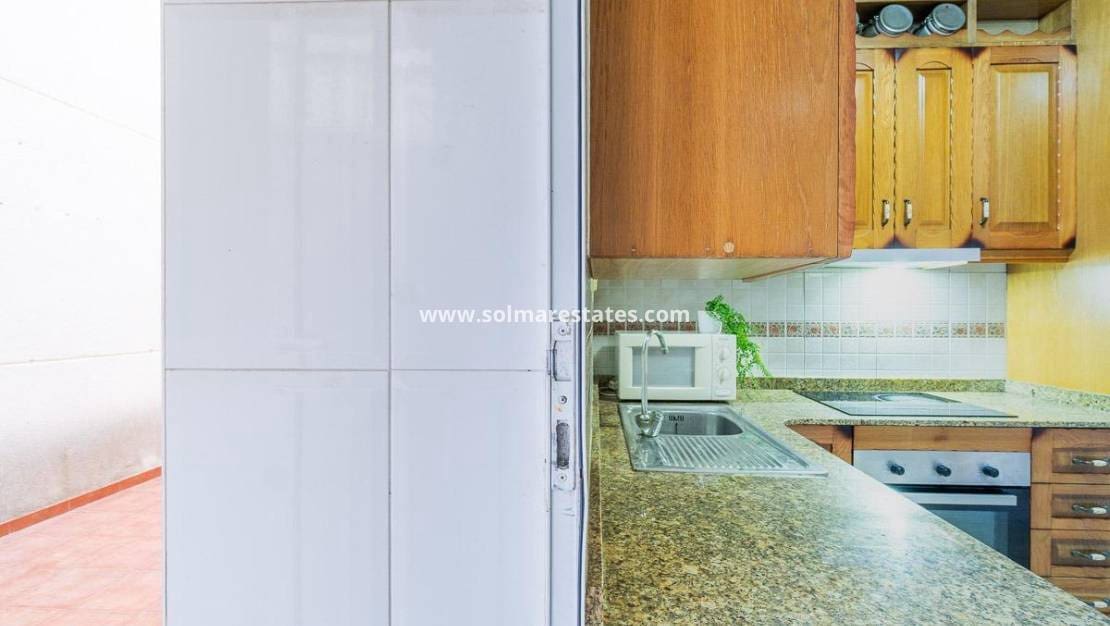 2 slaapkamer Appartement te koop in Cabo Roig met zwembad - € 140.000 (Ref: 9421497)