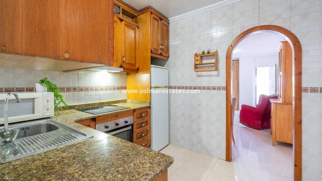 2 slaapkamer Appartement te koop in Cabo Roig met zwembad - € 140.000 (Ref: 9421497)