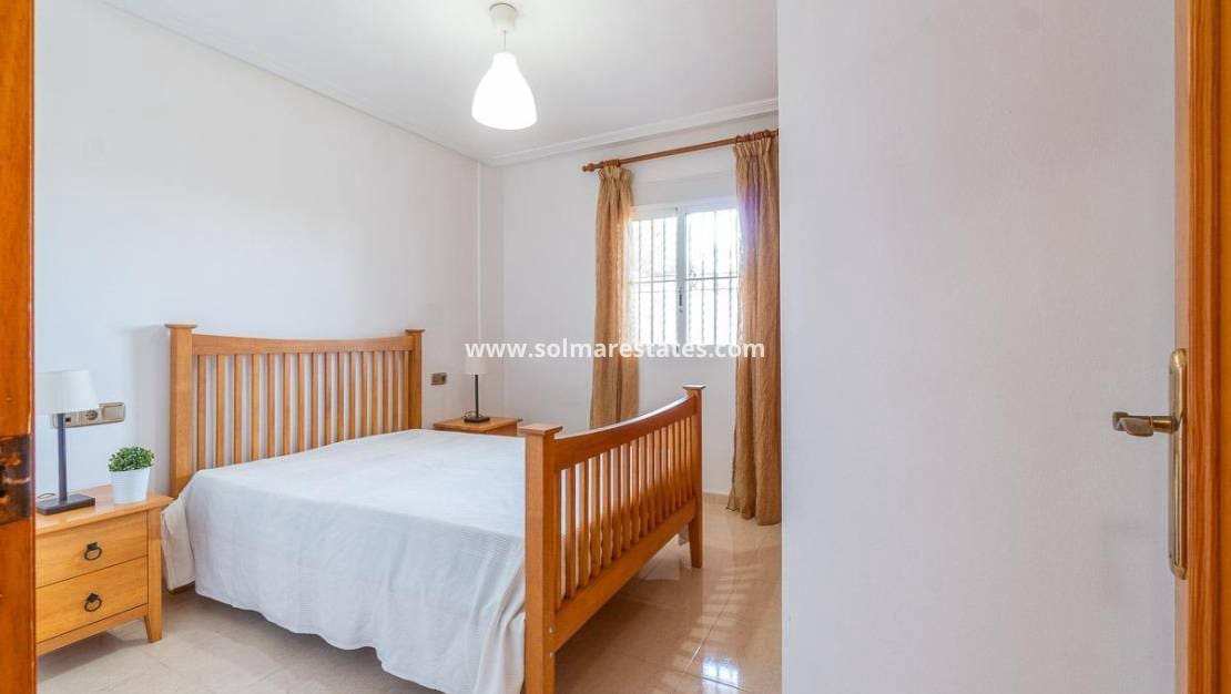 2 bedroom Apartment for sale in Cabo Roig with pool - € 135,000 (Ref: 9421497)