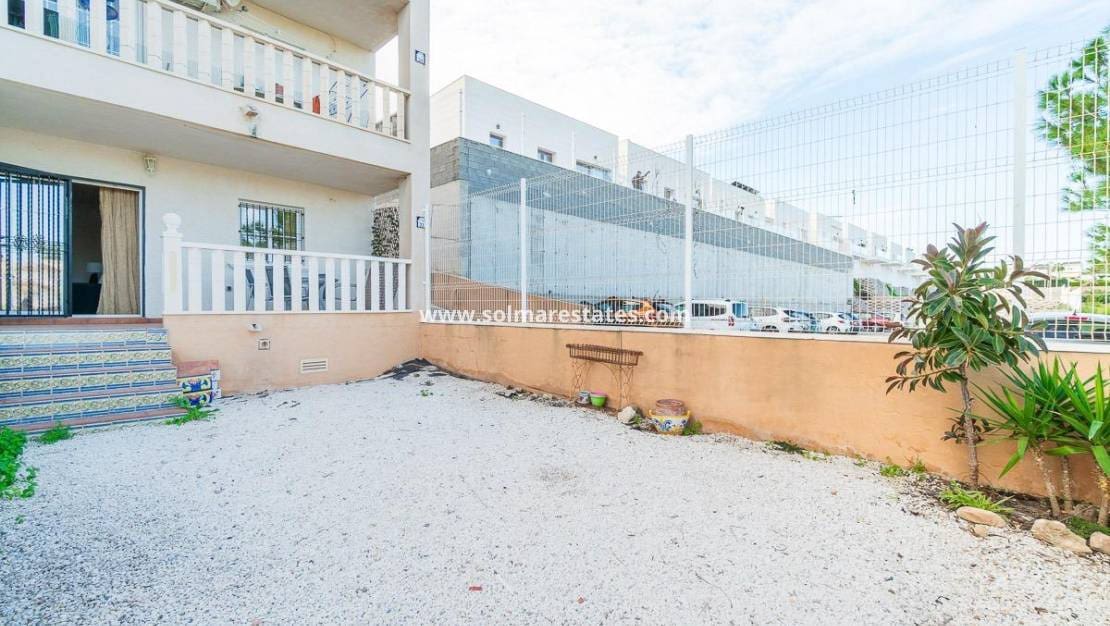 2 bedroom Apartment for sale in Cabo Roig with pool - € 135,000 (Ref: 9421497)