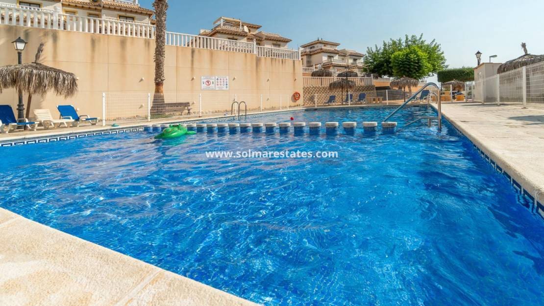 2 bedroom Apartment for sale in Cabo Roig with pool - € 135,000 (Ref: 9421497)