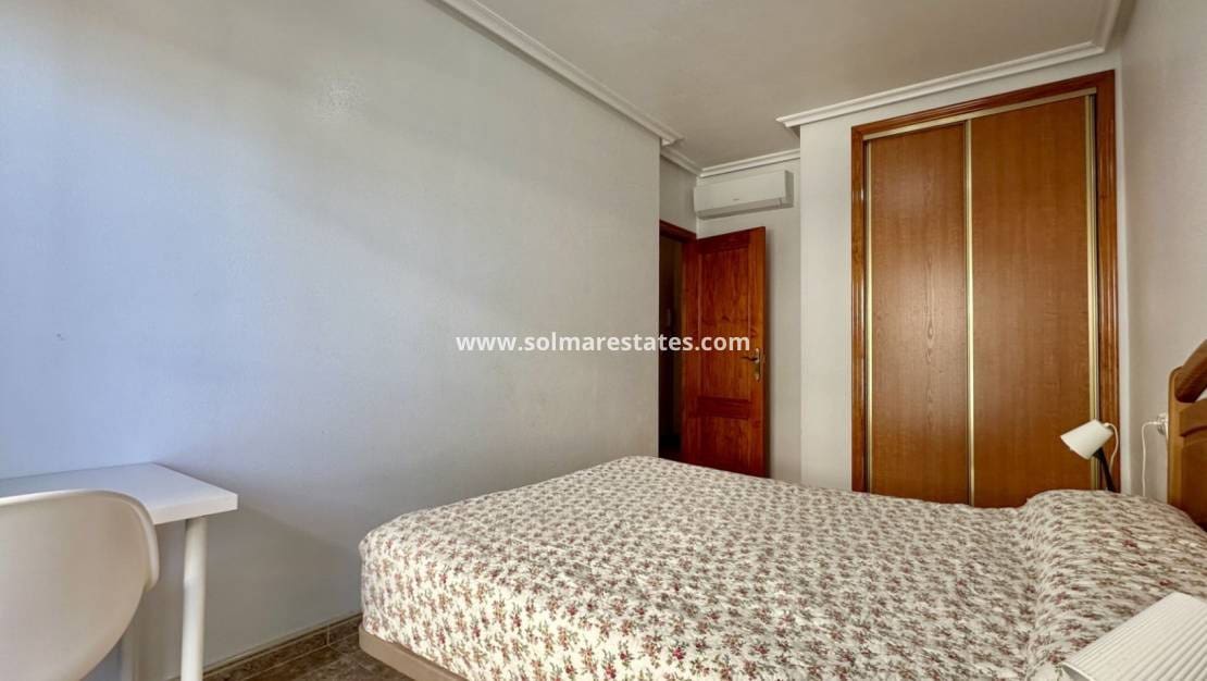 2 quarto Apartamento para venda em Cabo Roig com piscina - 185 000 € (Ref: 9421499)