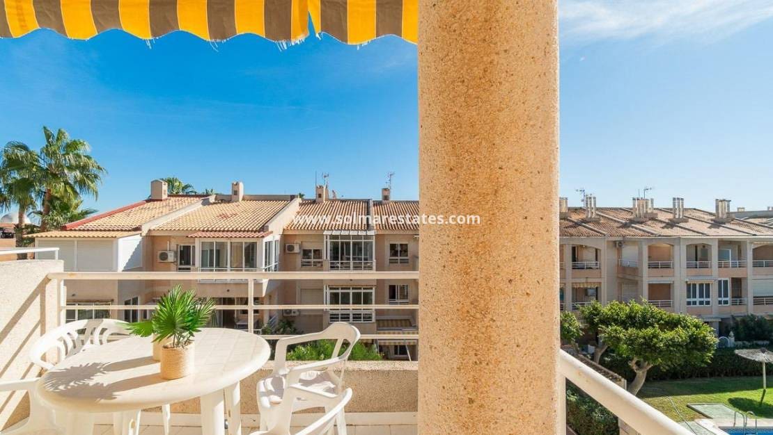 1 chambre Appartement à vendre à Torrevieja avec piscine - 115 000 € (Ref: 9421500)