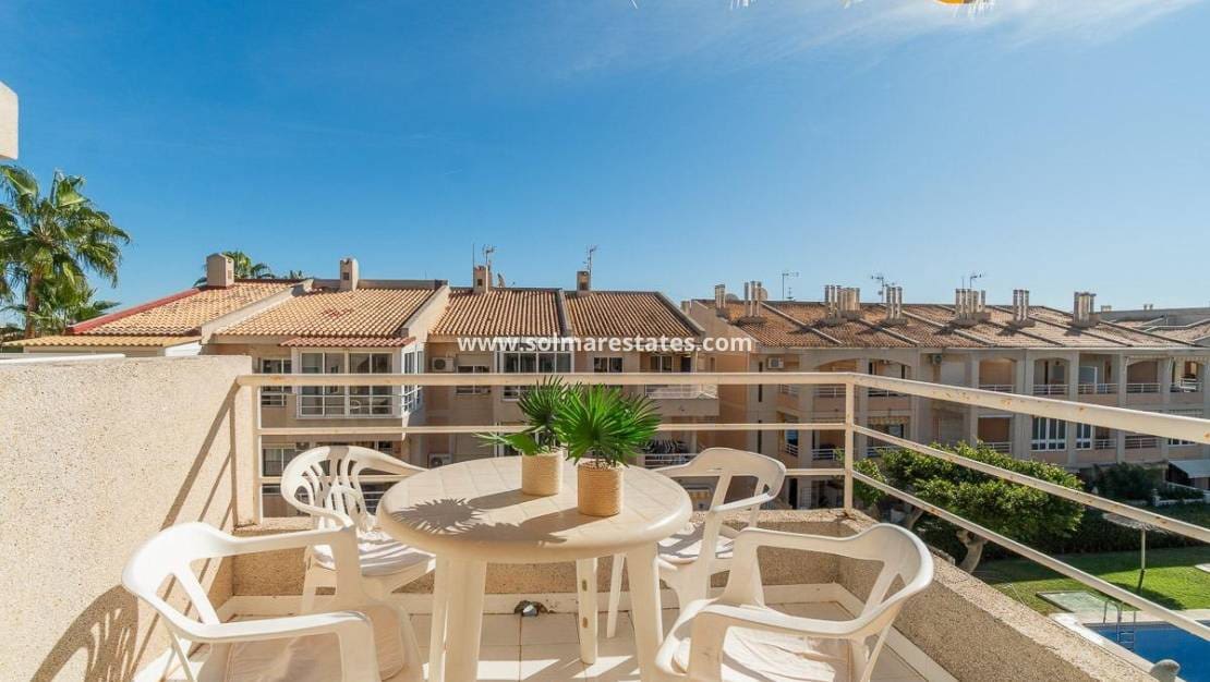 1 chambre Appartement à vendre à Torrevieja avec piscine - 115 000 € (Ref: 9421500)