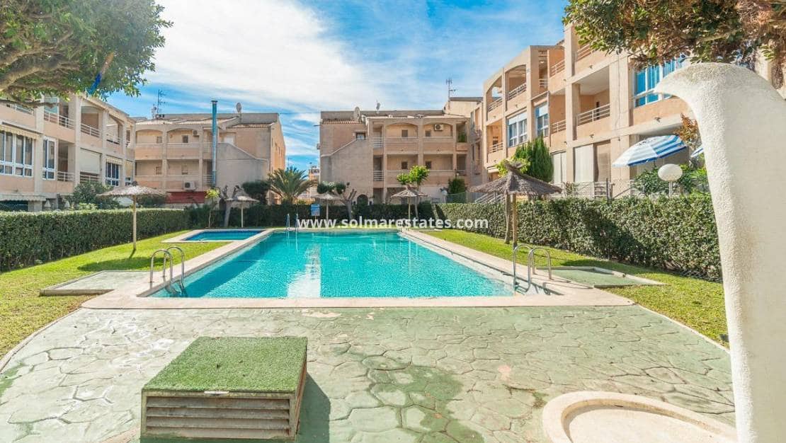 1 chambre Appartement à vendre à Torrevieja avec piscine - 115 000 € (Ref: 9421500)