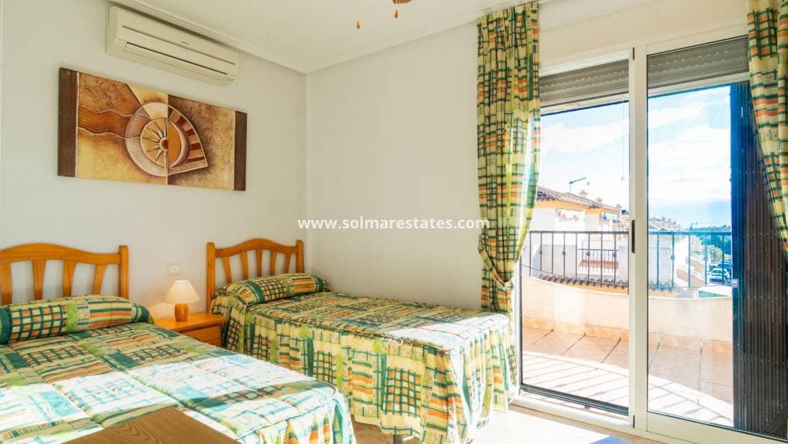 Apartamento de 2 habitaciones en Playa Flamenca en venta con piscina - 189.000 € (Ref: 9421501)